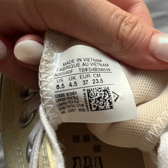 🌼🐝SIZE 7/7.5 Converse All Star Pale Yellow🐝🌼 - Picture 6 of 6